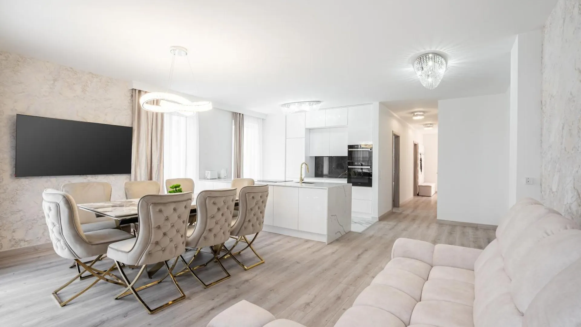 Corvin 5 Stars Luxury Apartment With Free Parking Budapešť 0*,  Maďarsko