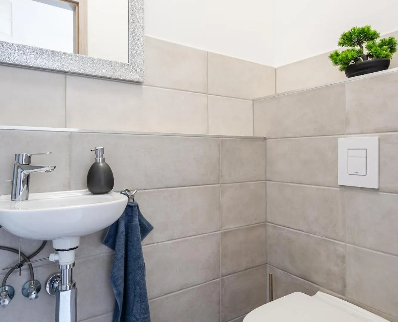 Corvin 5 Stars Luxury Apartment With Free Parking Budapešť 0*,  Maďarsko