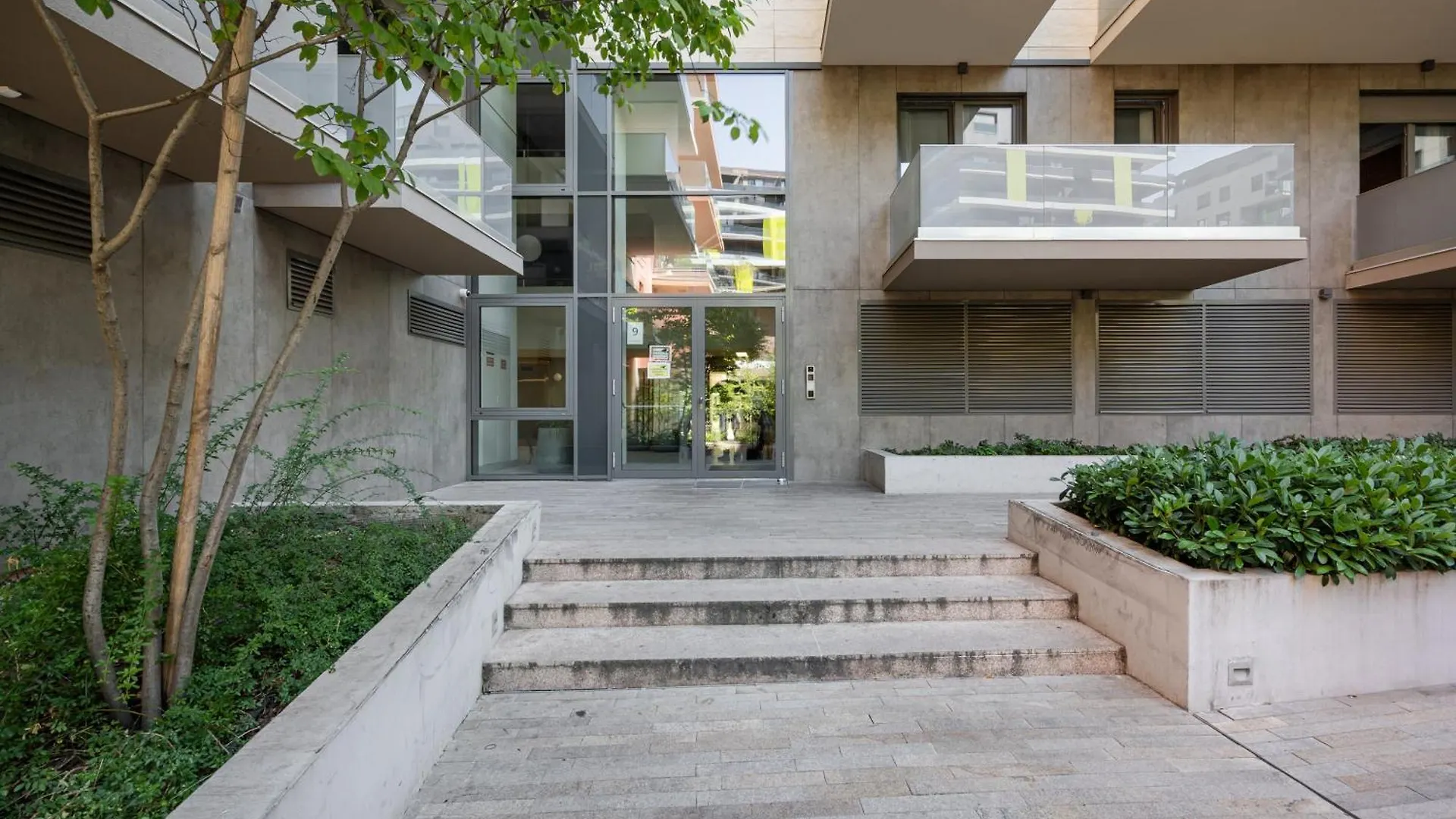 Corvin 5 Stars Luxury Apartment With Free Parking Budapešť 0*,  Maďarsko